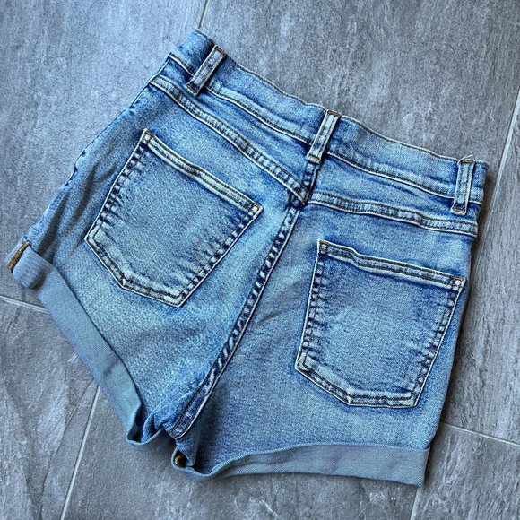 Wilfred Free Nikki Relaxed Denim Shorts - Picture 2 of 6